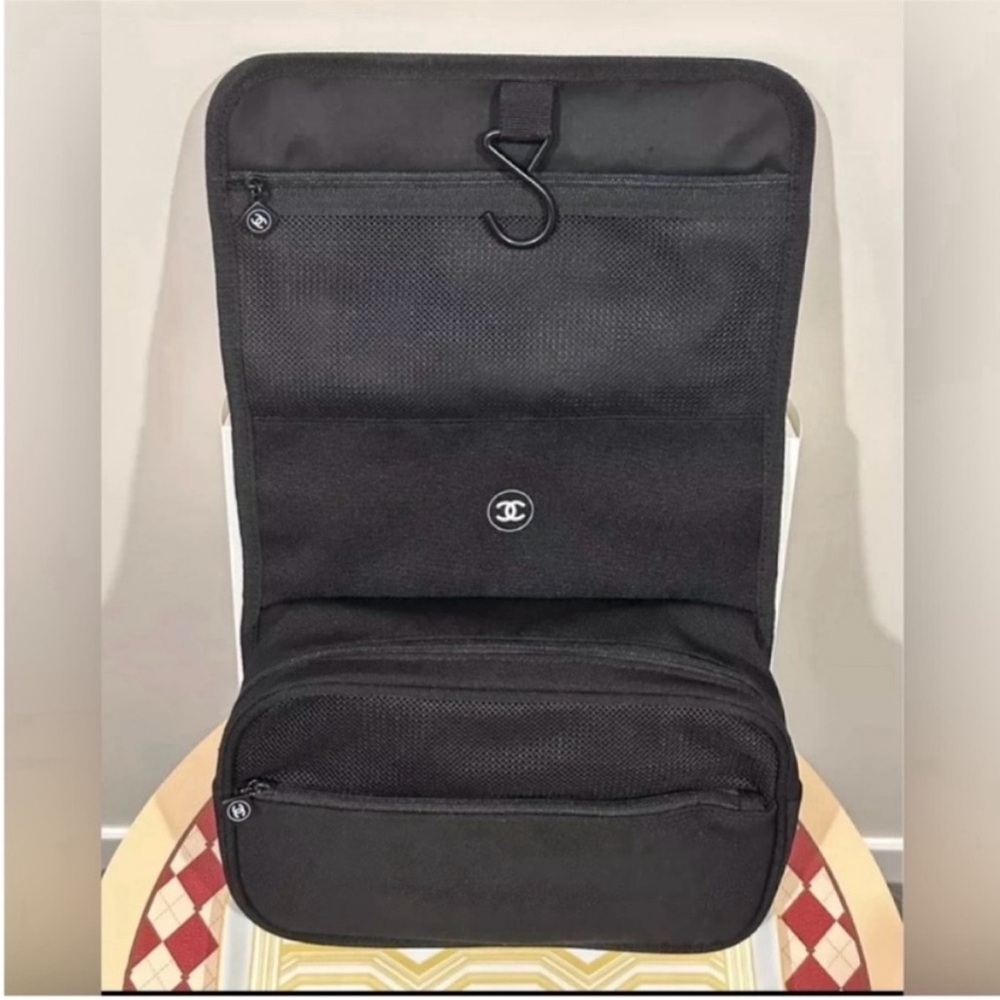 Chanel beauty gift travel cosmetic bag - Picture 2 of 15
